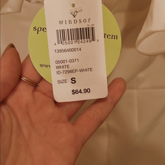 Beautiful white dress zip up back - NWT NEVER WORN - Picture 2 of 2